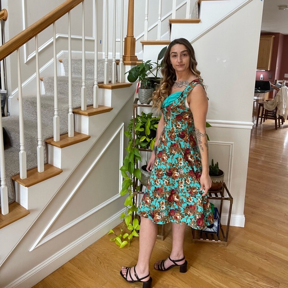 Extremely Well-Made Rockabilly Dress Floral - Picture 5 of 15